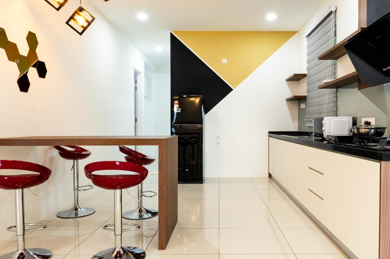 Southwest Island Suite By D Imperio Homestay 峇六拜 外观 照片